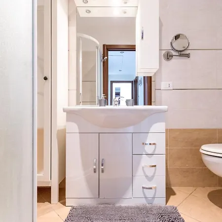 Stupendo Trilocale Posto Auto Gratuito - Wifi & Netflix Appartement *