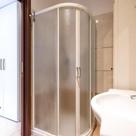 Stupendo Trilocale Posto Auto Gratuito - Wifi & Netflix アパート