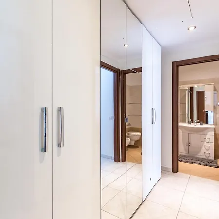 Stupendo Trilocale Posto Auto Gratuito - Wifi & Netflix アパート