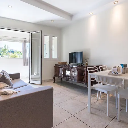 Stupendo Trilocale Posto Auto Gratuito - Wifi & Netflix アパート サンレモ